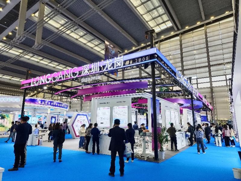 龍崗展區攜近百產品亮相深圳國際醫療器械展，彰顯產業集聚與創新實力
